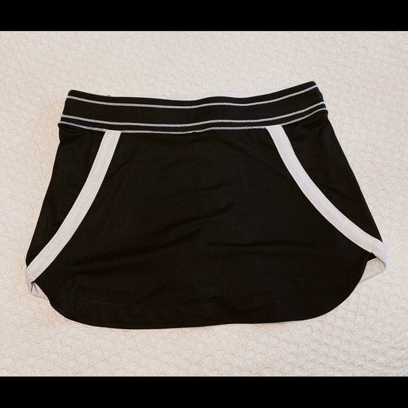 Fila Skirt With Attached Shorts. - Picture 8 of 8